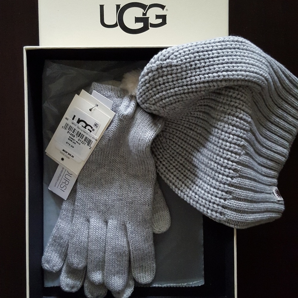 UGG Hat & Glove Set